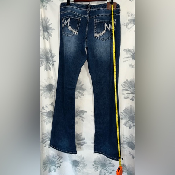 Maurices EUC Denim Bootleg Jeans Size 11/12L - Picture 2 of 13